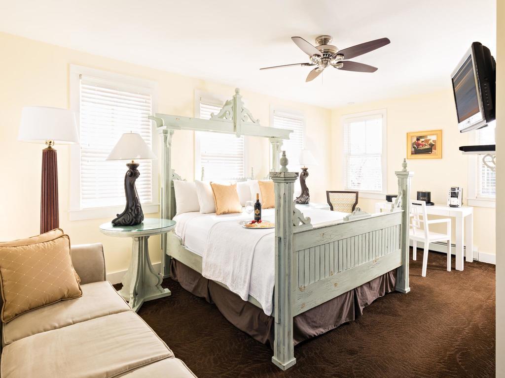Brass Key Guesthouse Adults Only Провинстаун Стая снимка