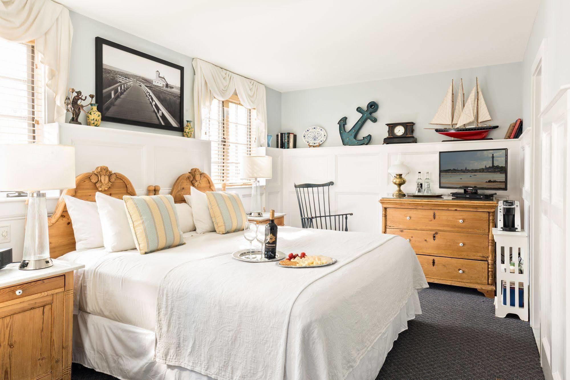 Brass Key Guesthouse Adults Only Провинстаун Екстериор снимка