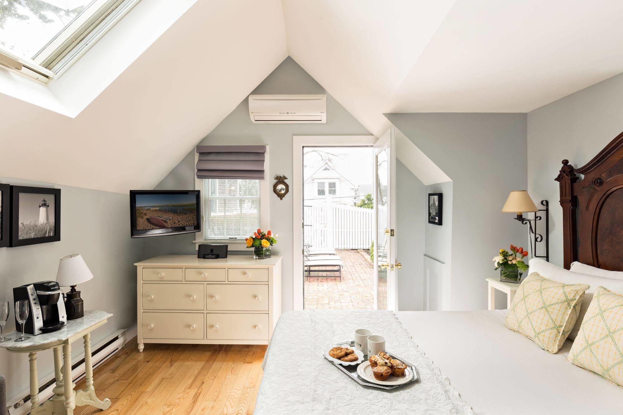 Brass Key Guesthouse Adults Only Провинстаун Екстериор снимка
